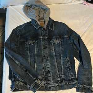 Mens American Eagle lined jean jacket with hoodie. Size medium.